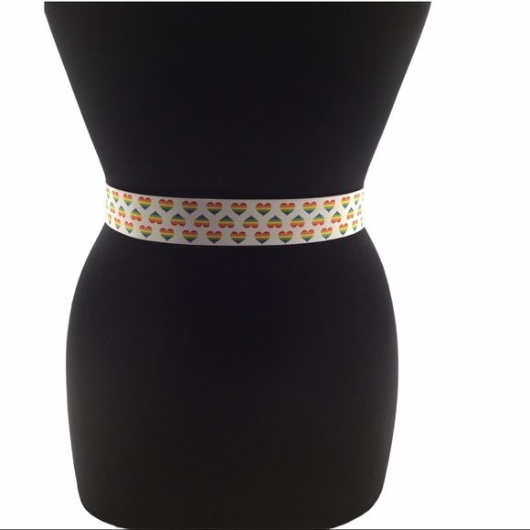 Absolutely Fresh 90’s Rainbow Hearts Bonded Leather Belt - Picture 5 of 6